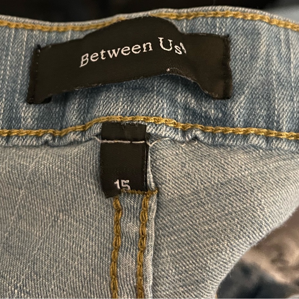 Distressed Light Blue Jeans - Picture 4 of 4